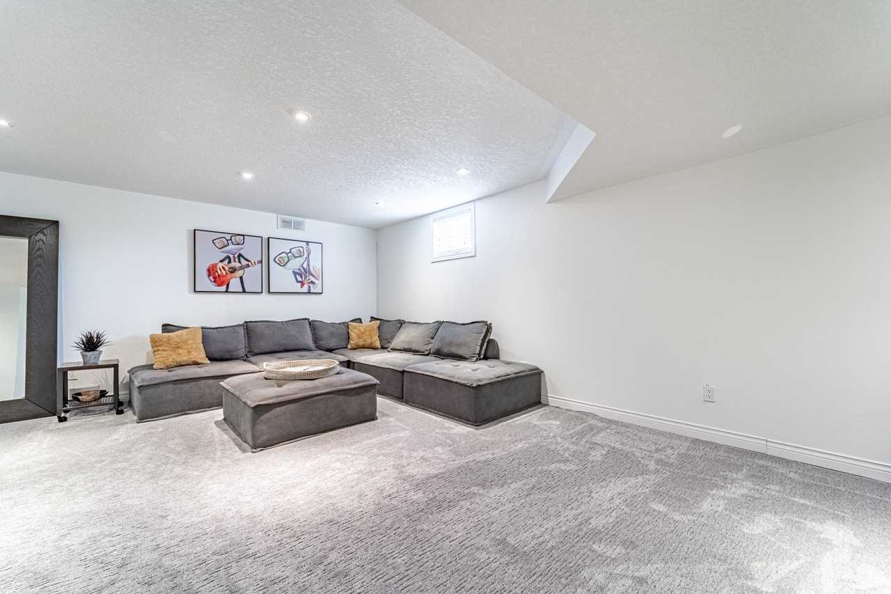 56 Newcastle Crt