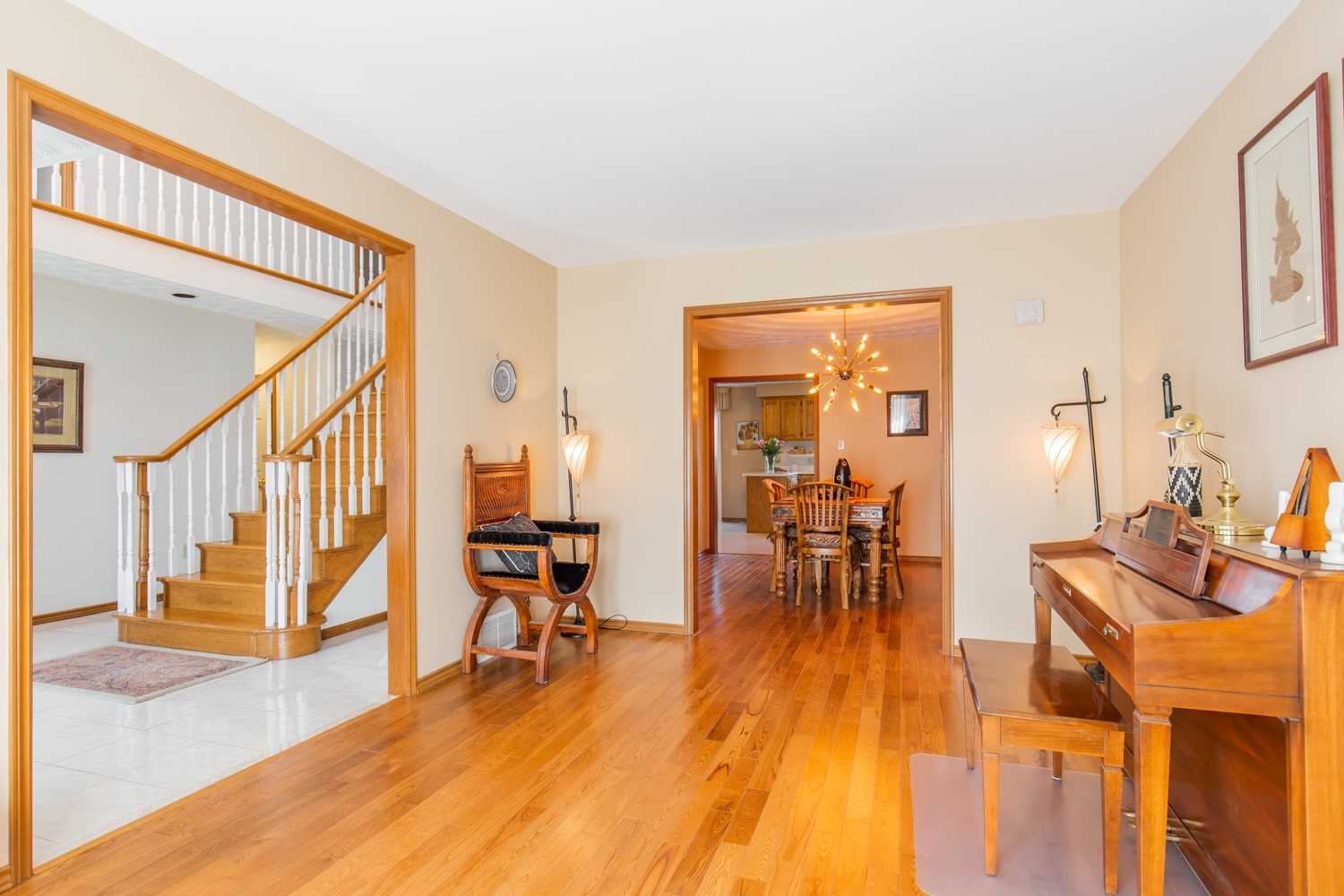 32 Pinewoods Dr