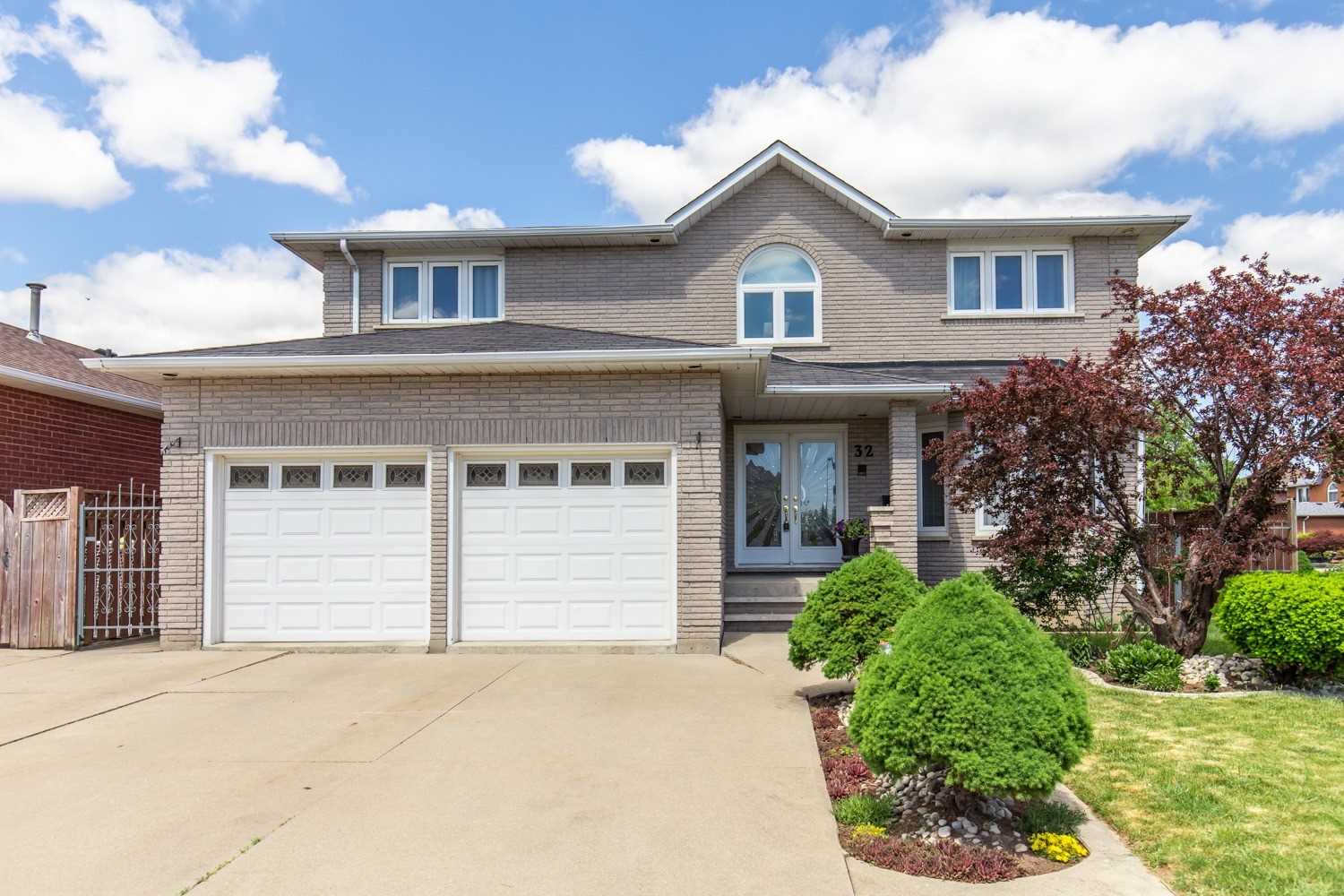 32 Pinewoods Dr