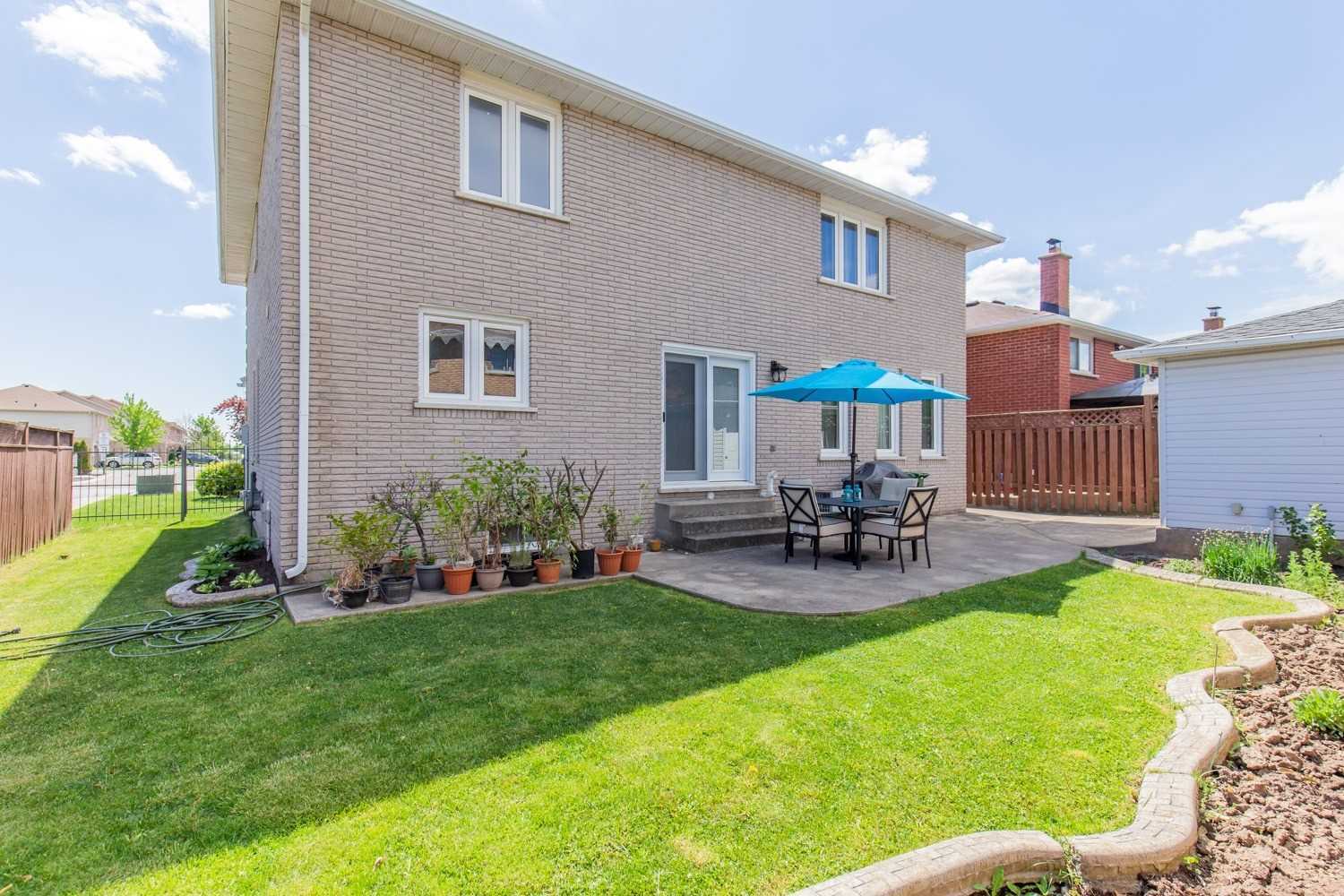 32 Pinewoods Dr
