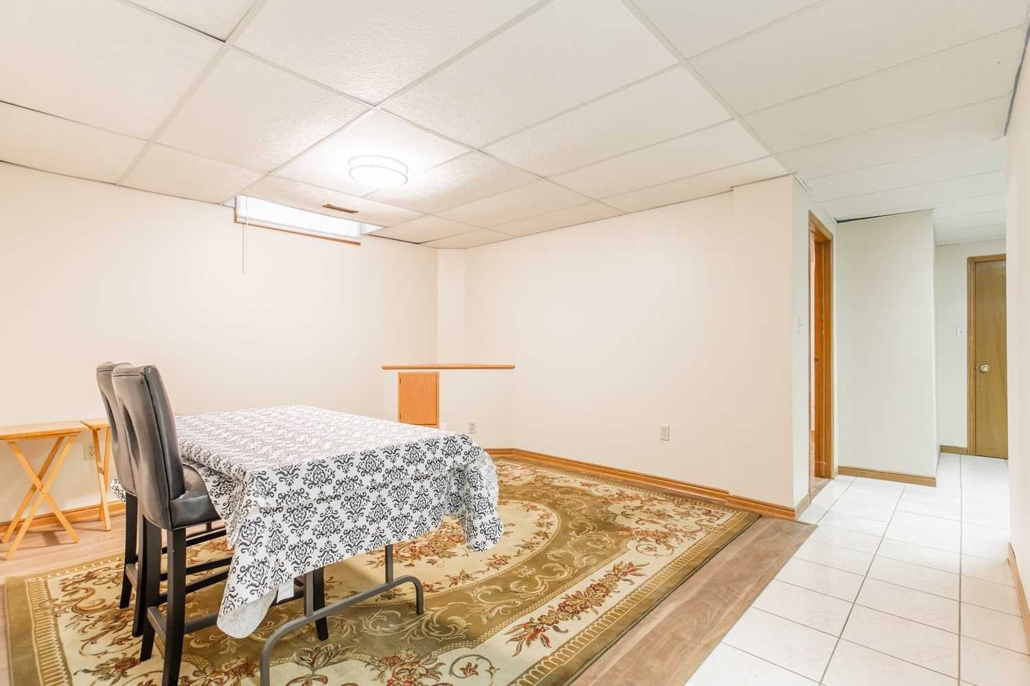 32 Pinewoods Dr