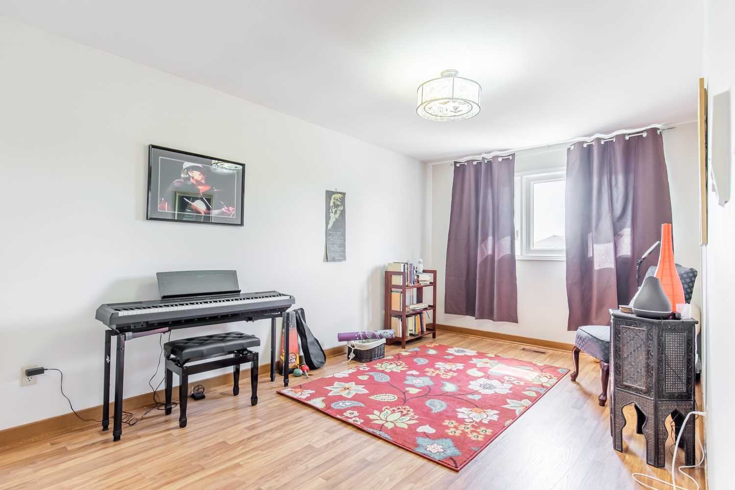 32 Pinewoods Dr