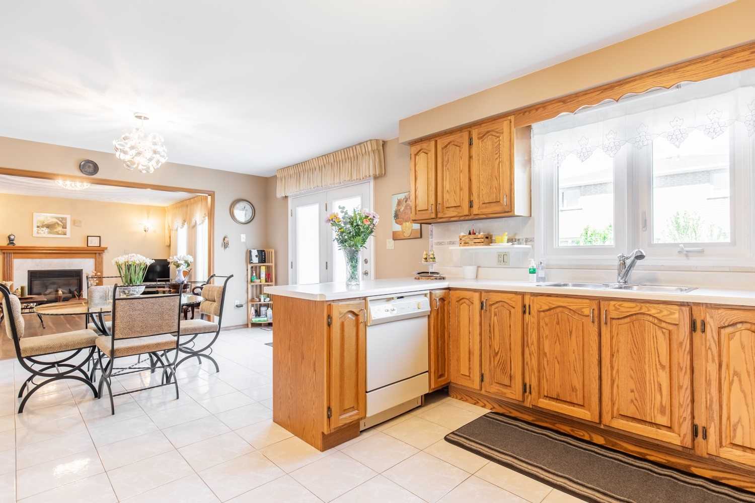 32 Pinewoods Dr