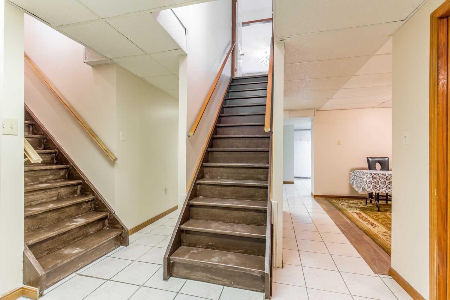 32 Pinewoods Dr