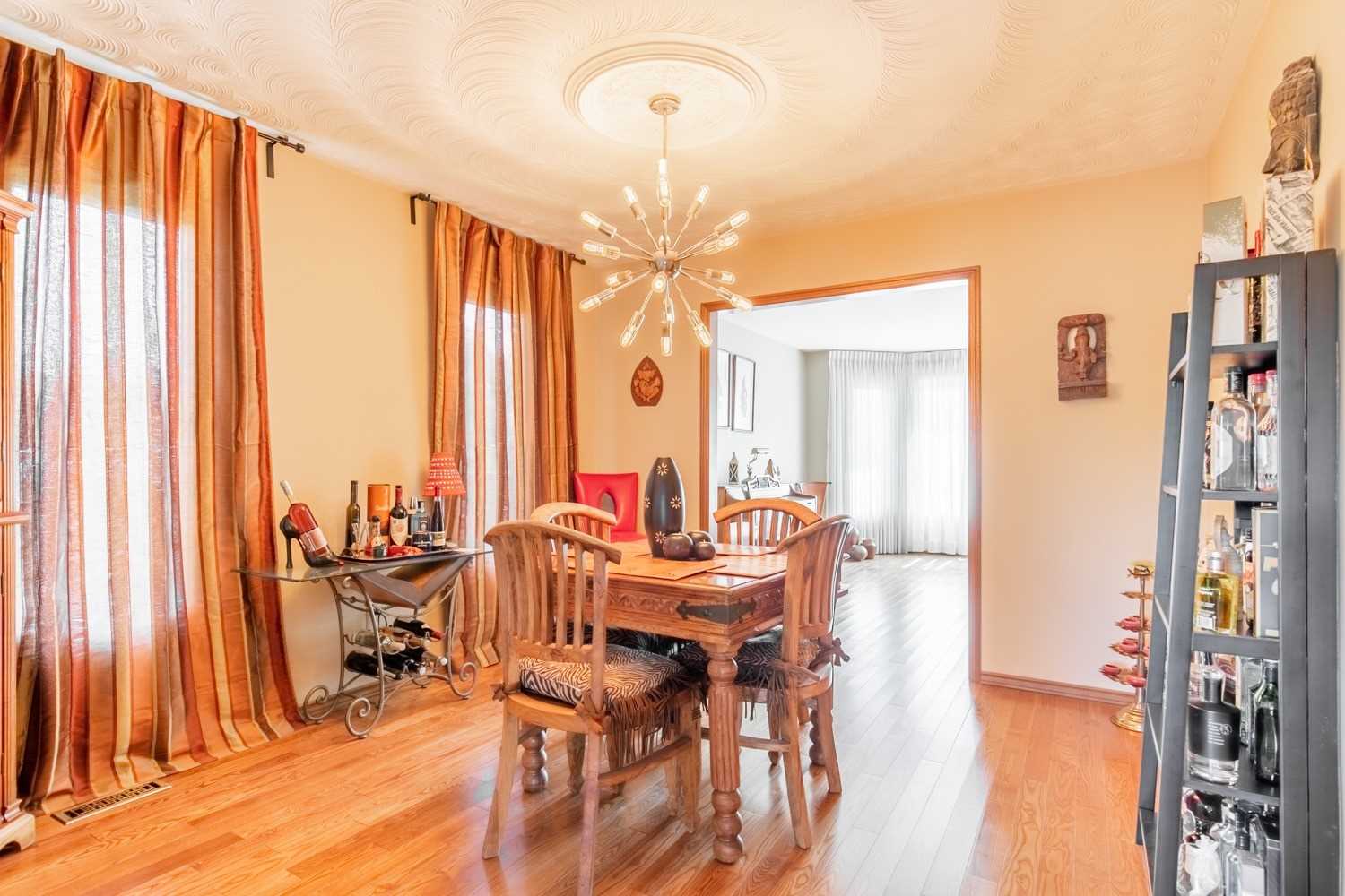 32 Pinewoods Dr