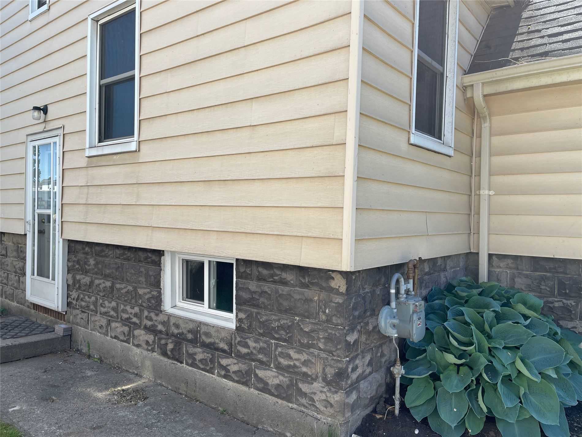 10 Bayside Ave