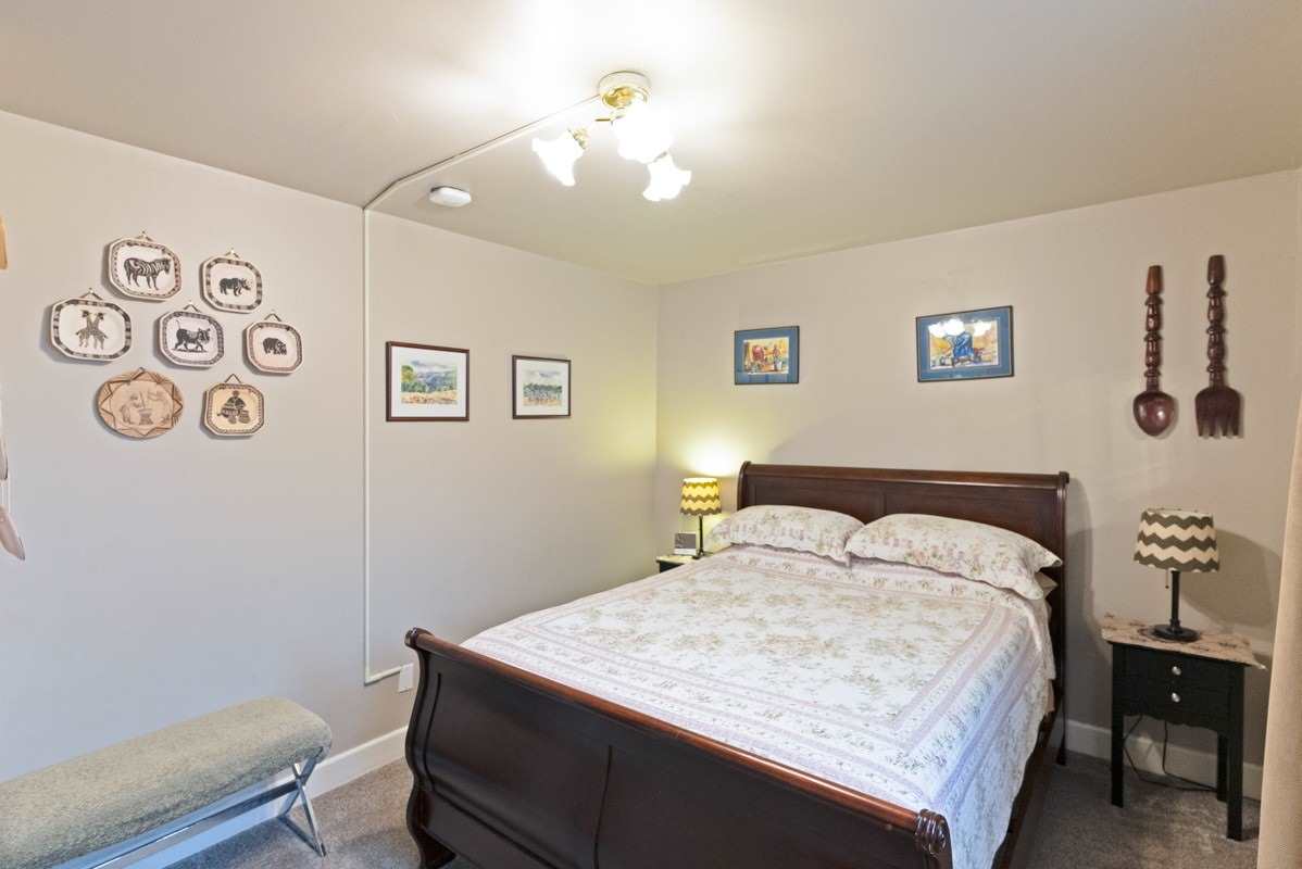 4327 Simcoe St