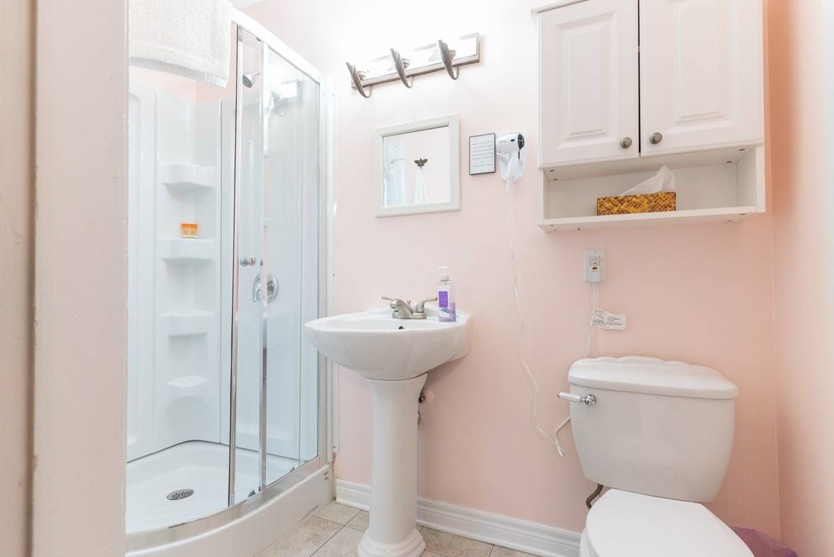 4327 Simcoe St