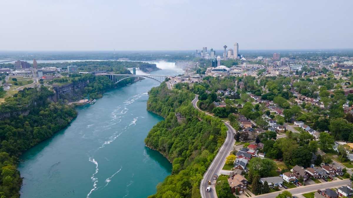 4327 Simcoe St