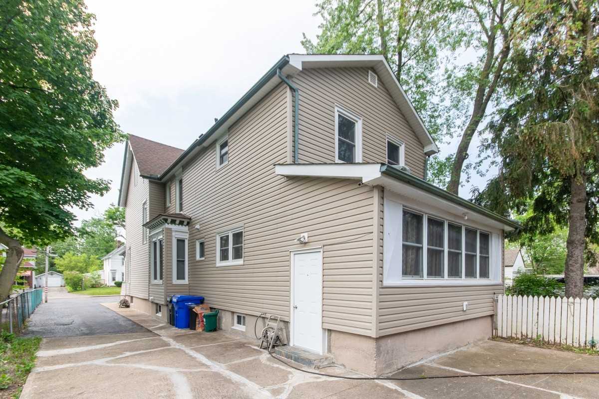4327 Simcoe St