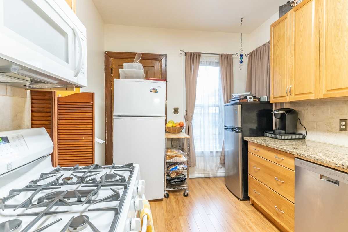 4327 Simcoe St