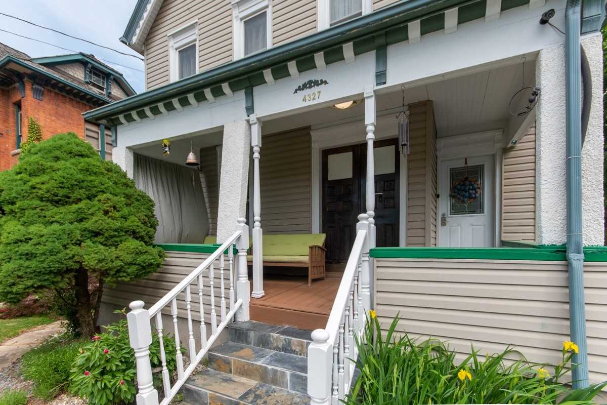 4327 Simcoe St