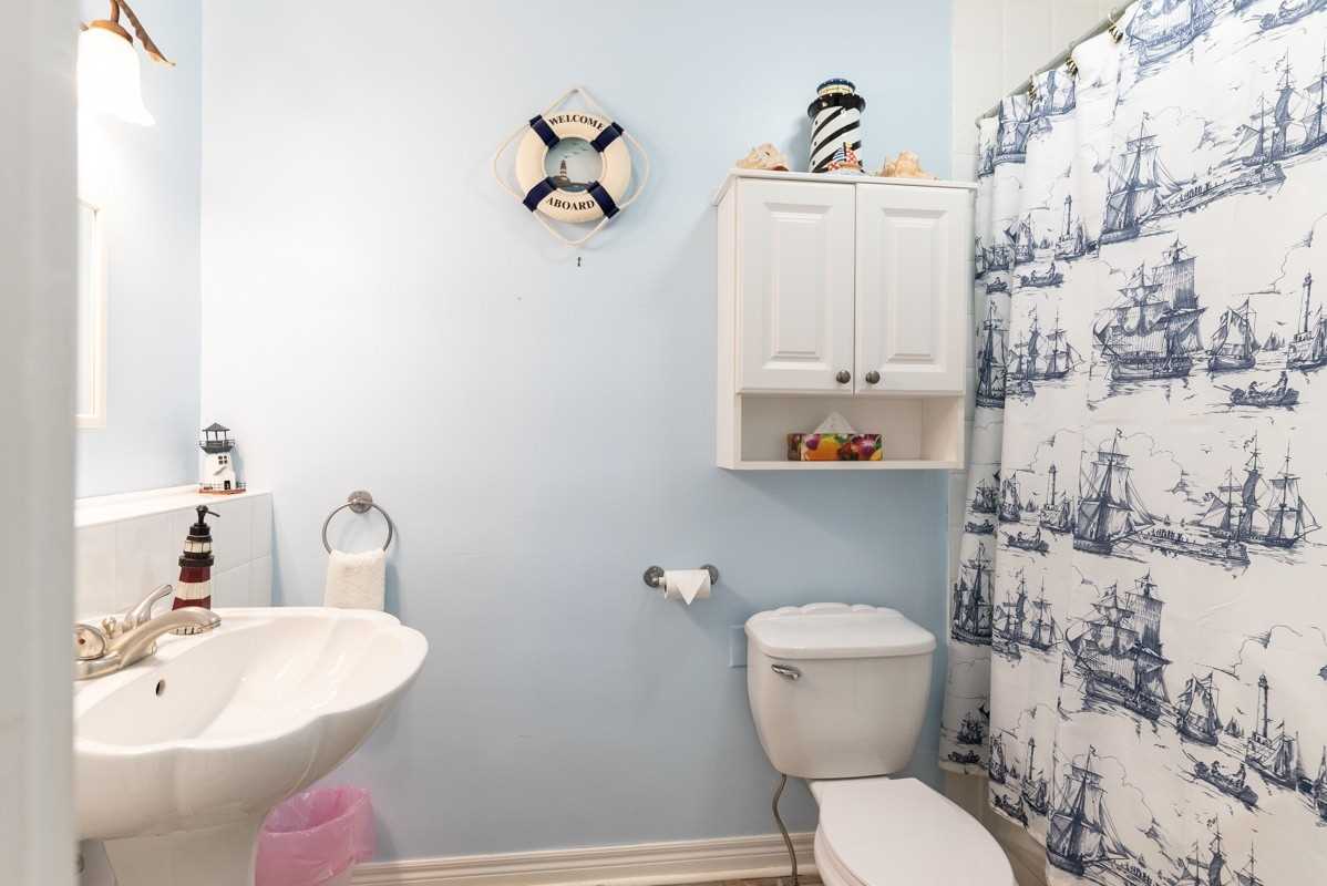 4327 Simcoe St