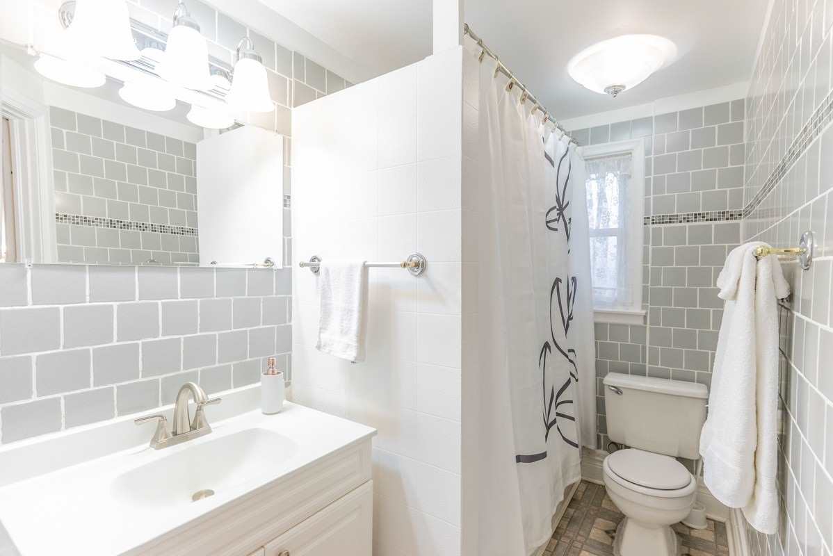 4327 Simcoe St