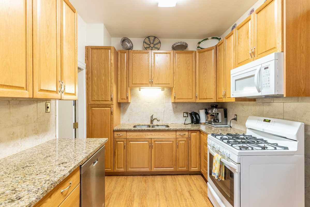 4327 Simcoe St