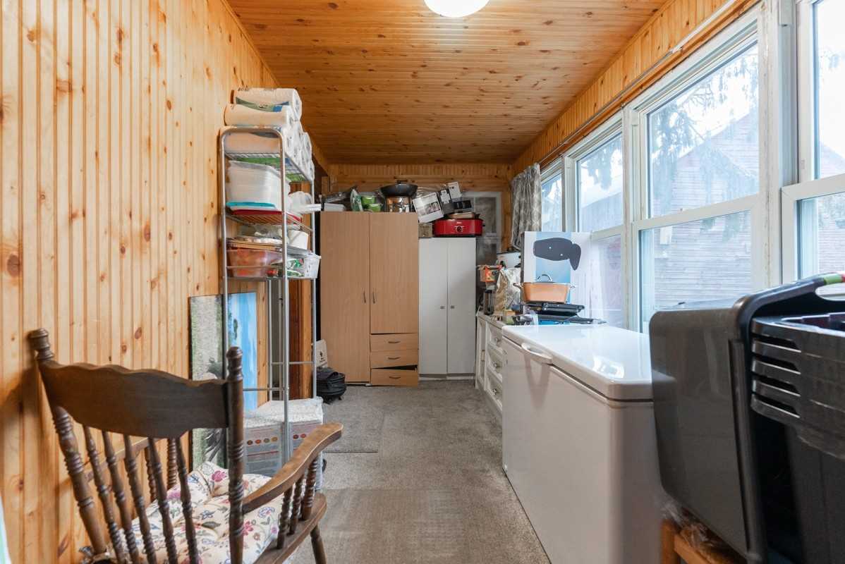 4327 Simcoe St