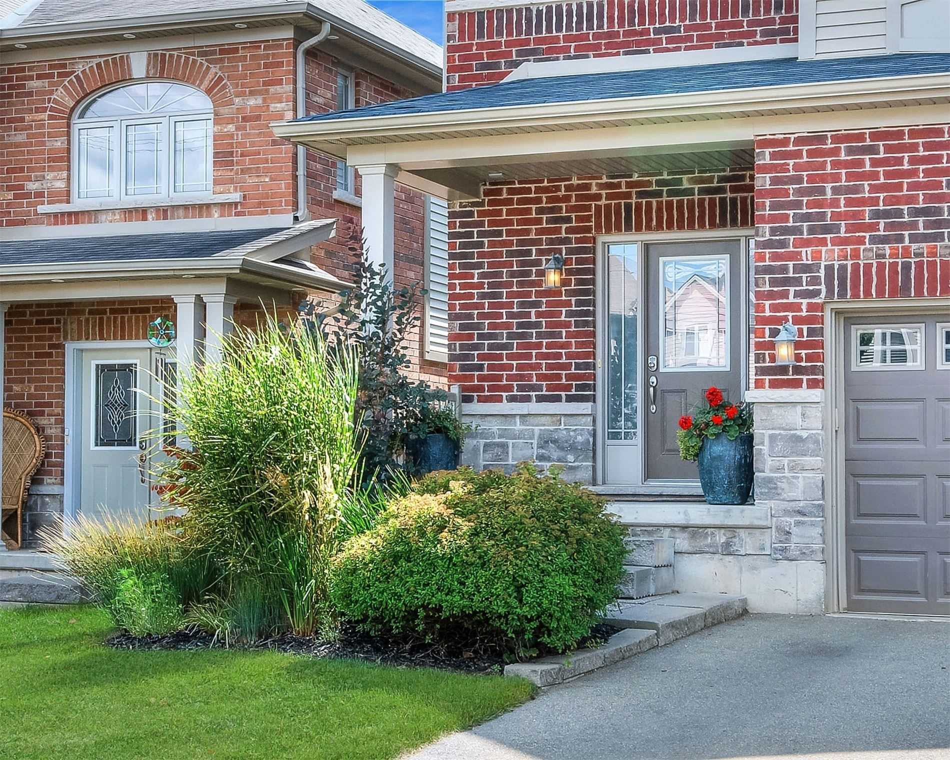 700 Robert Ferrie Dr