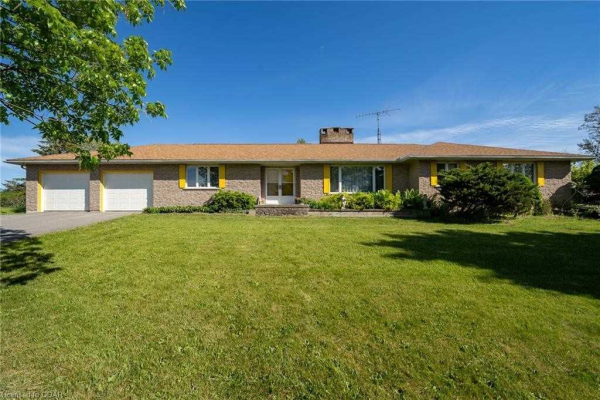 737 County Road 18 Rd, Prince Edward County