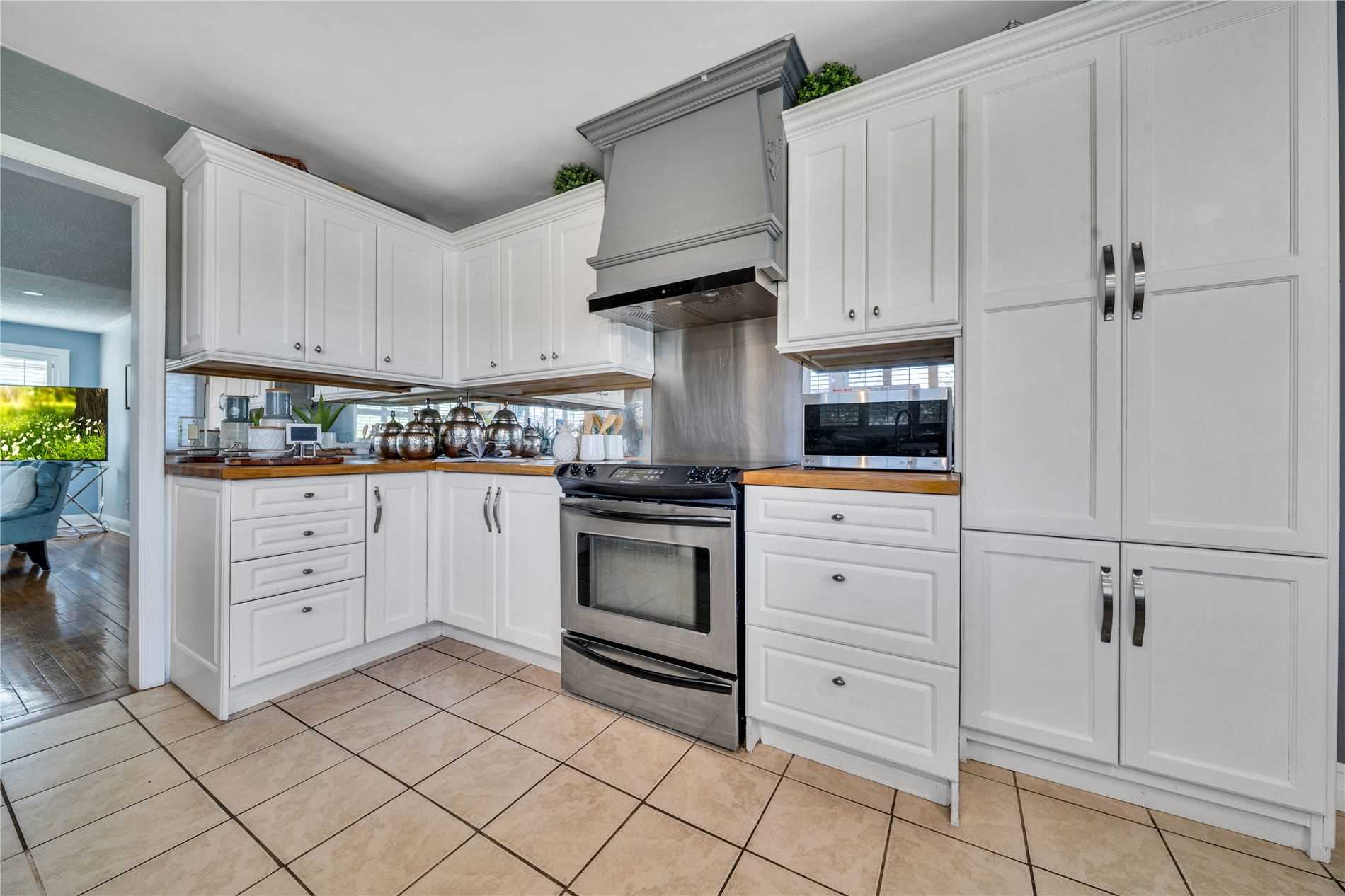 526 Anson Dr