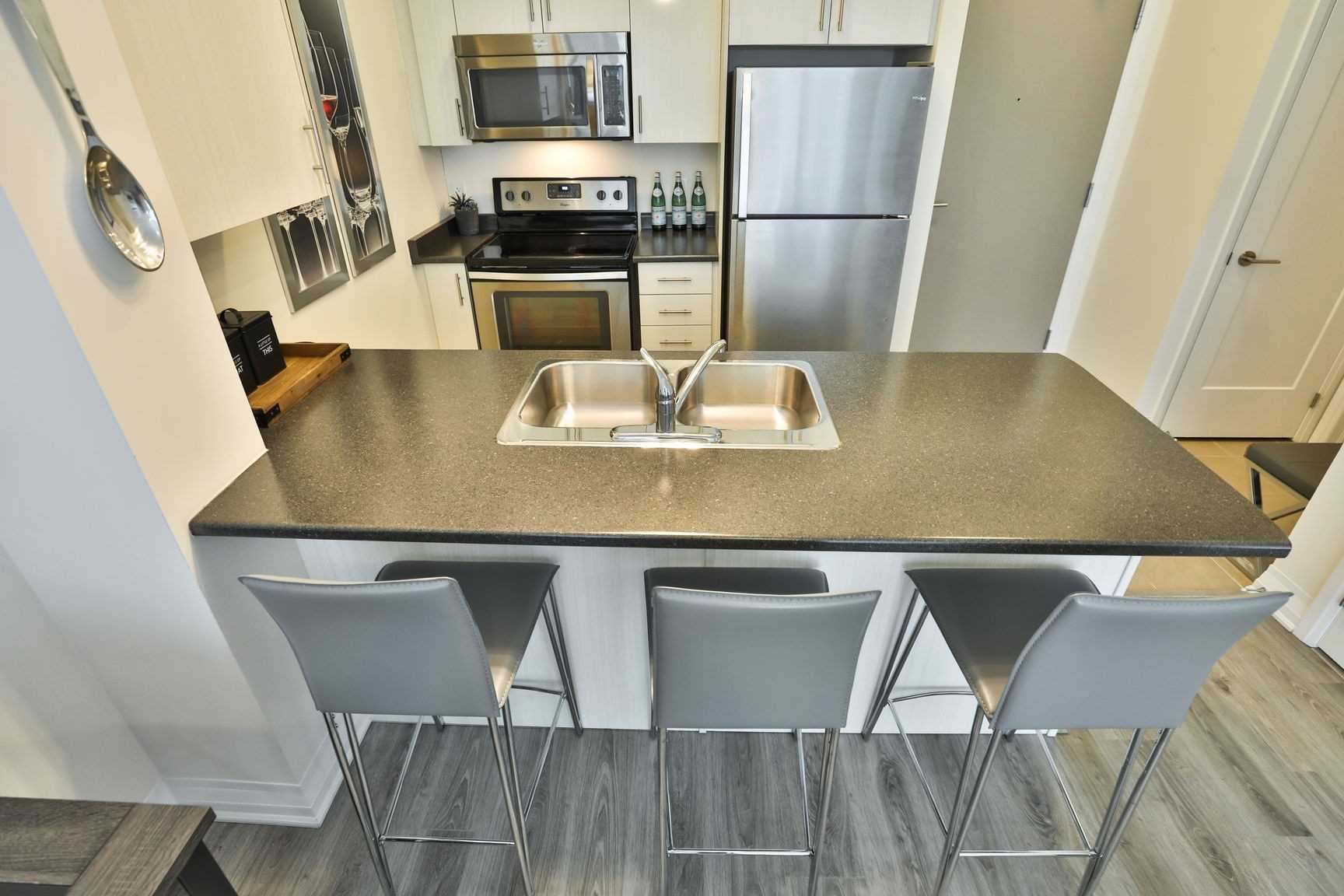 10 Concord Pl, #516