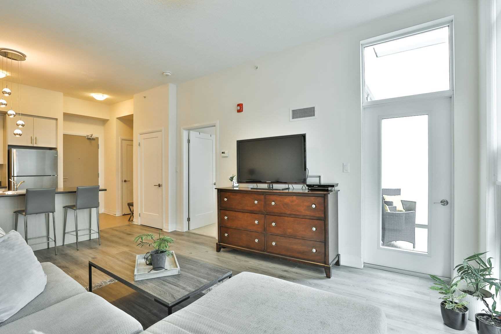 10 Concord Pl, #516