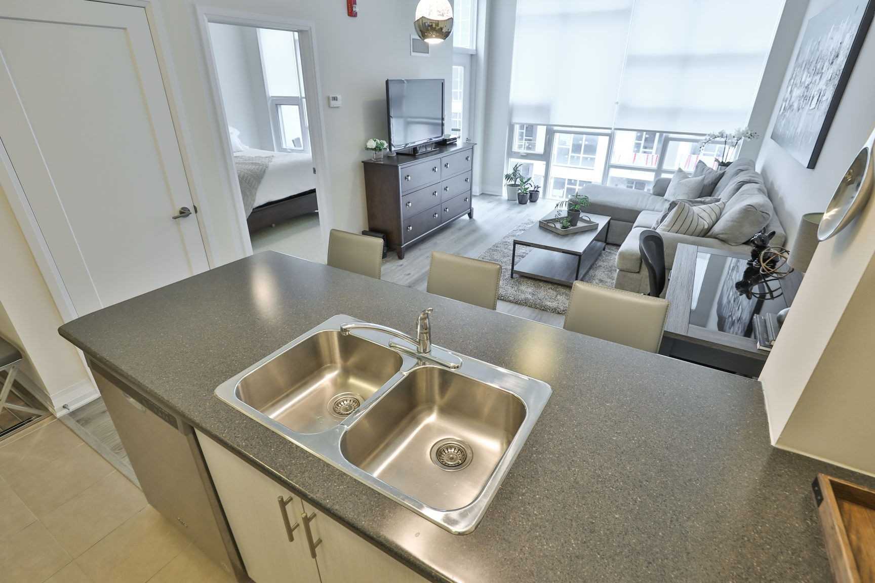 10 Concord Pl, #516