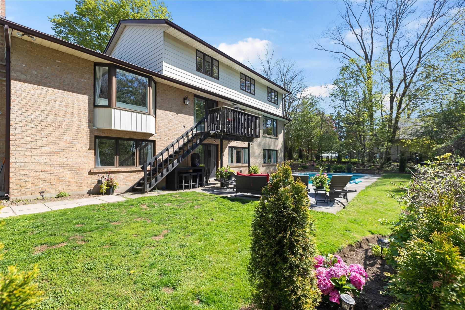 355 Edgehill Dr