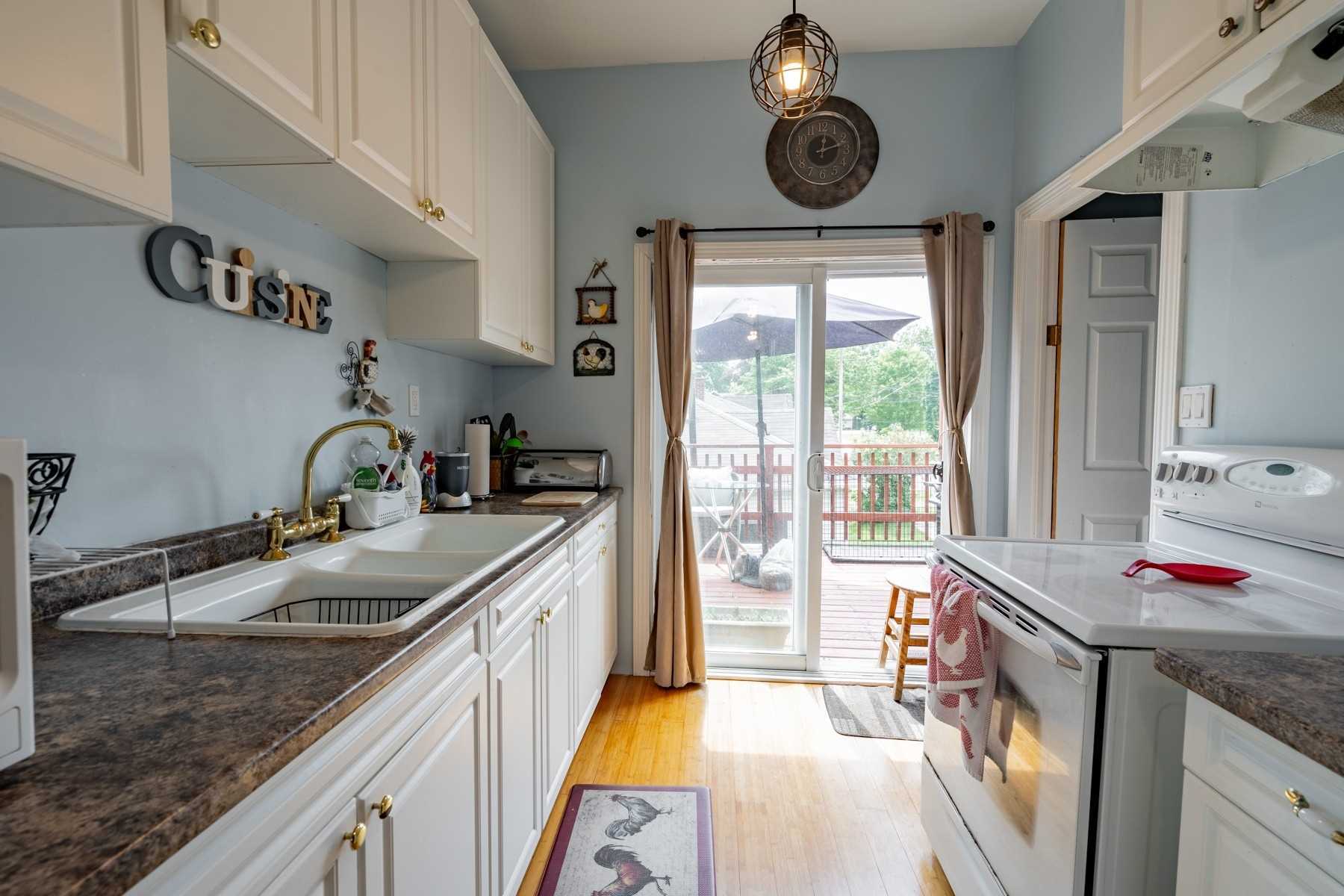 263 Ridout St