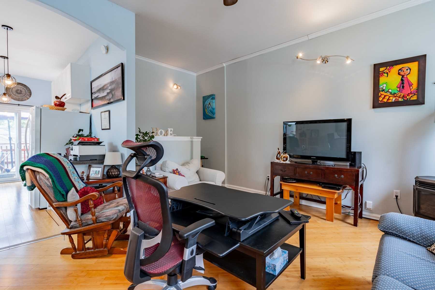 263 Ridout St
