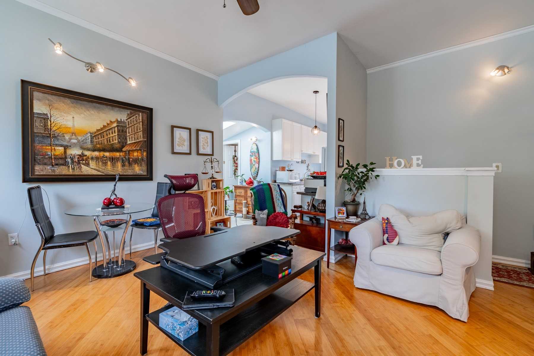 263 Ridout St