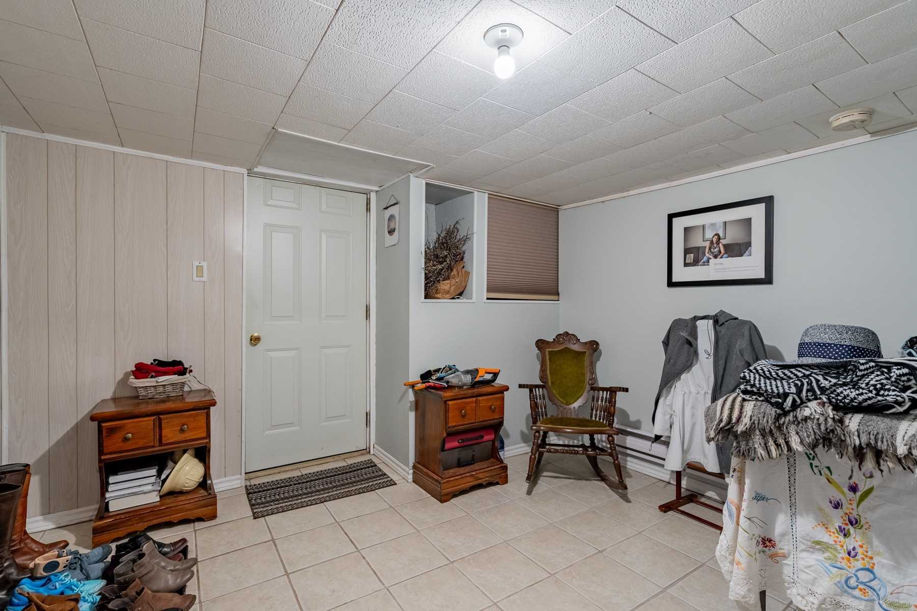 263 Ridout St