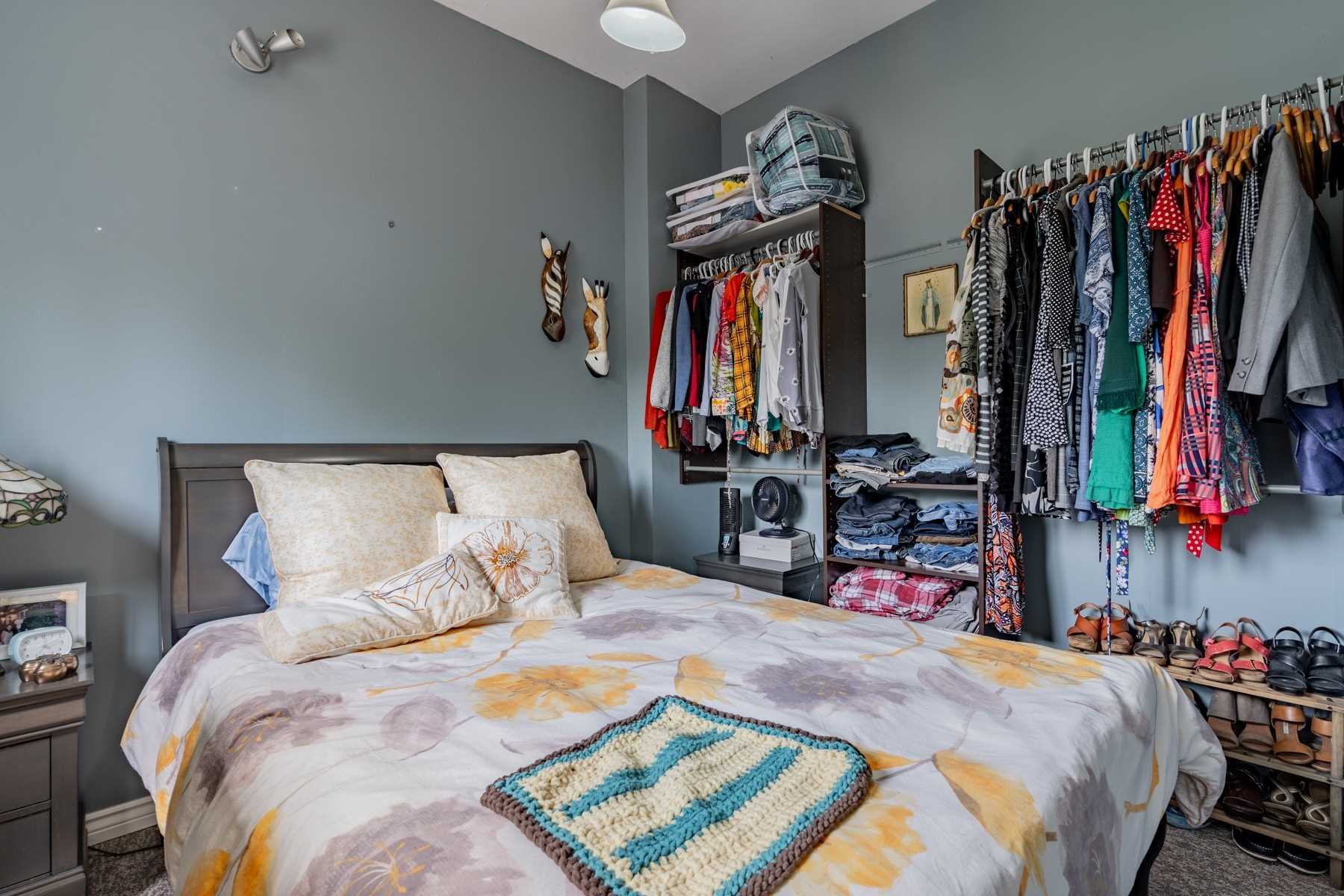 263 Ridout St