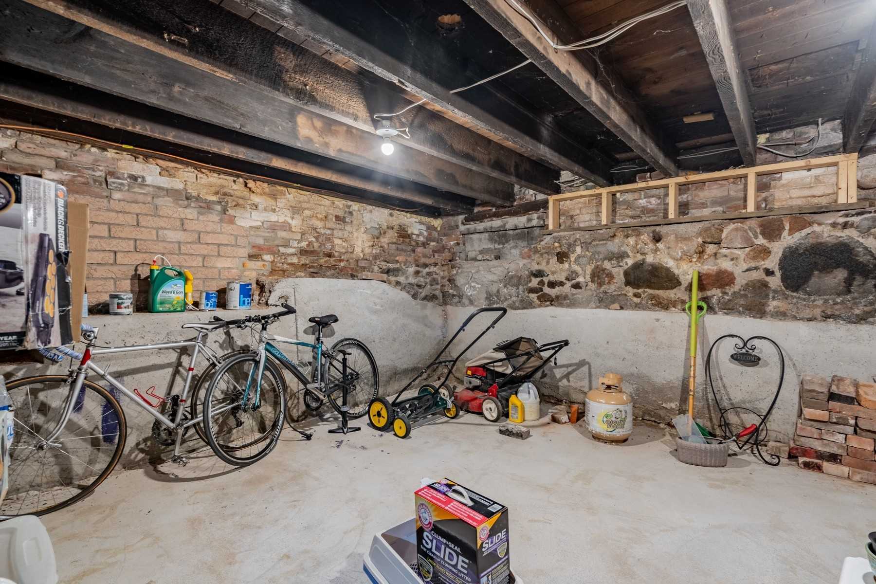 263 Ridout St