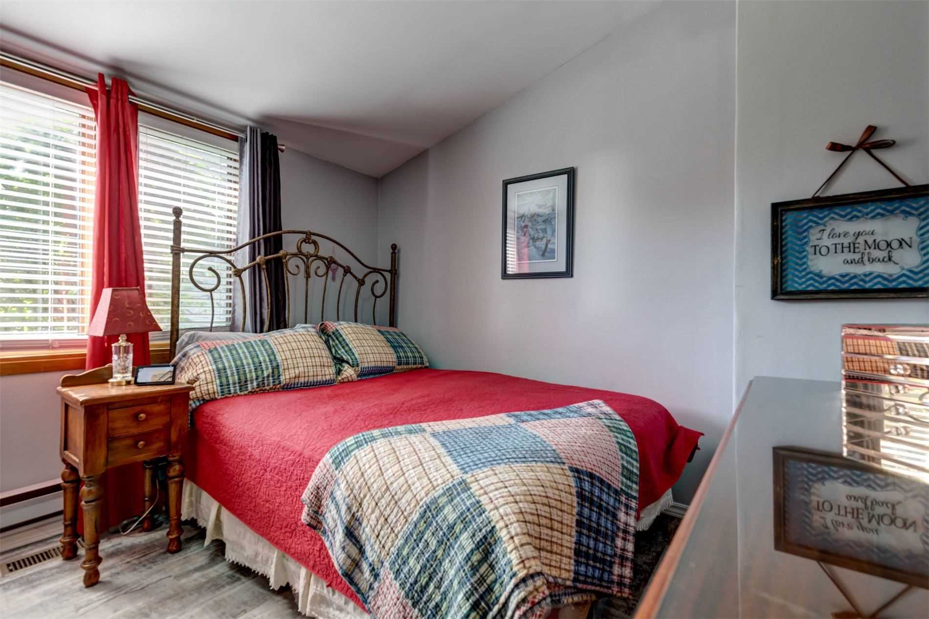 25 Lakeview Cottage Rd