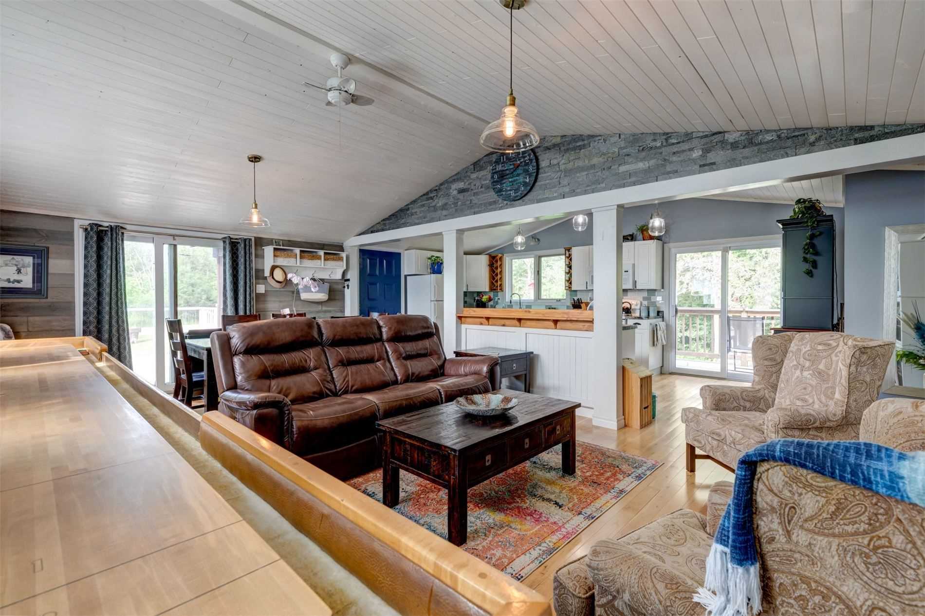 25 Lakeview Cottage Rd