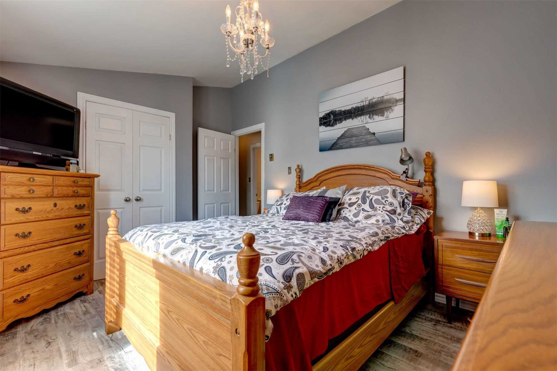 25 Lakeview Cottage Rd