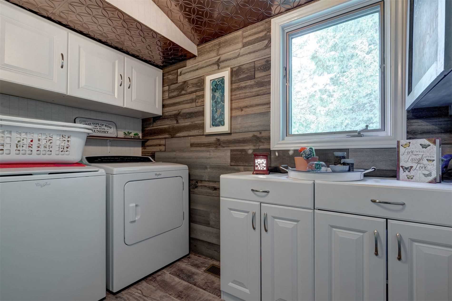 25 Lakeview Cottage Rd