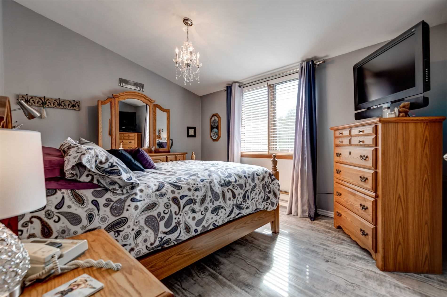 25 Lakeview Cottage Rd