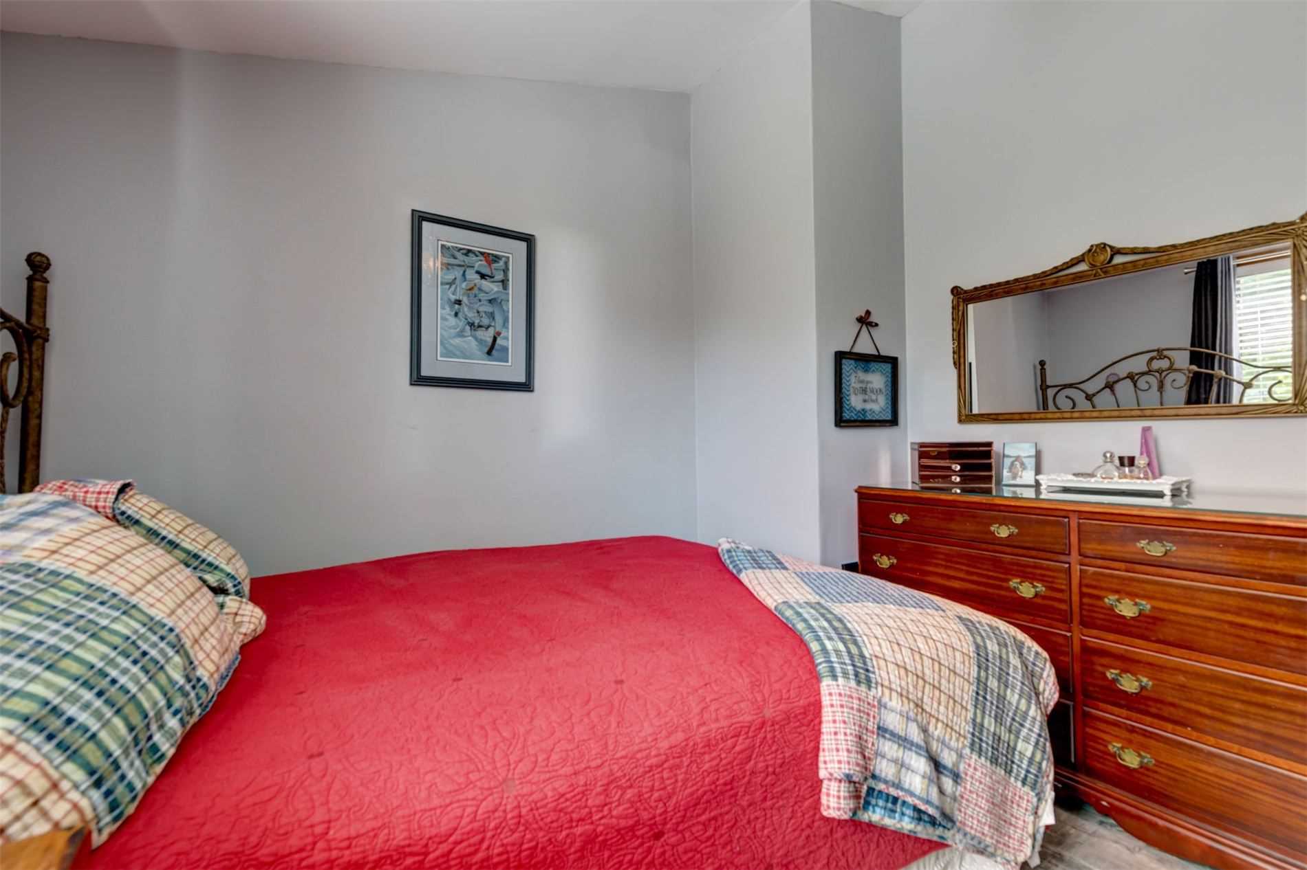 25 Lakeview Cottage Rd