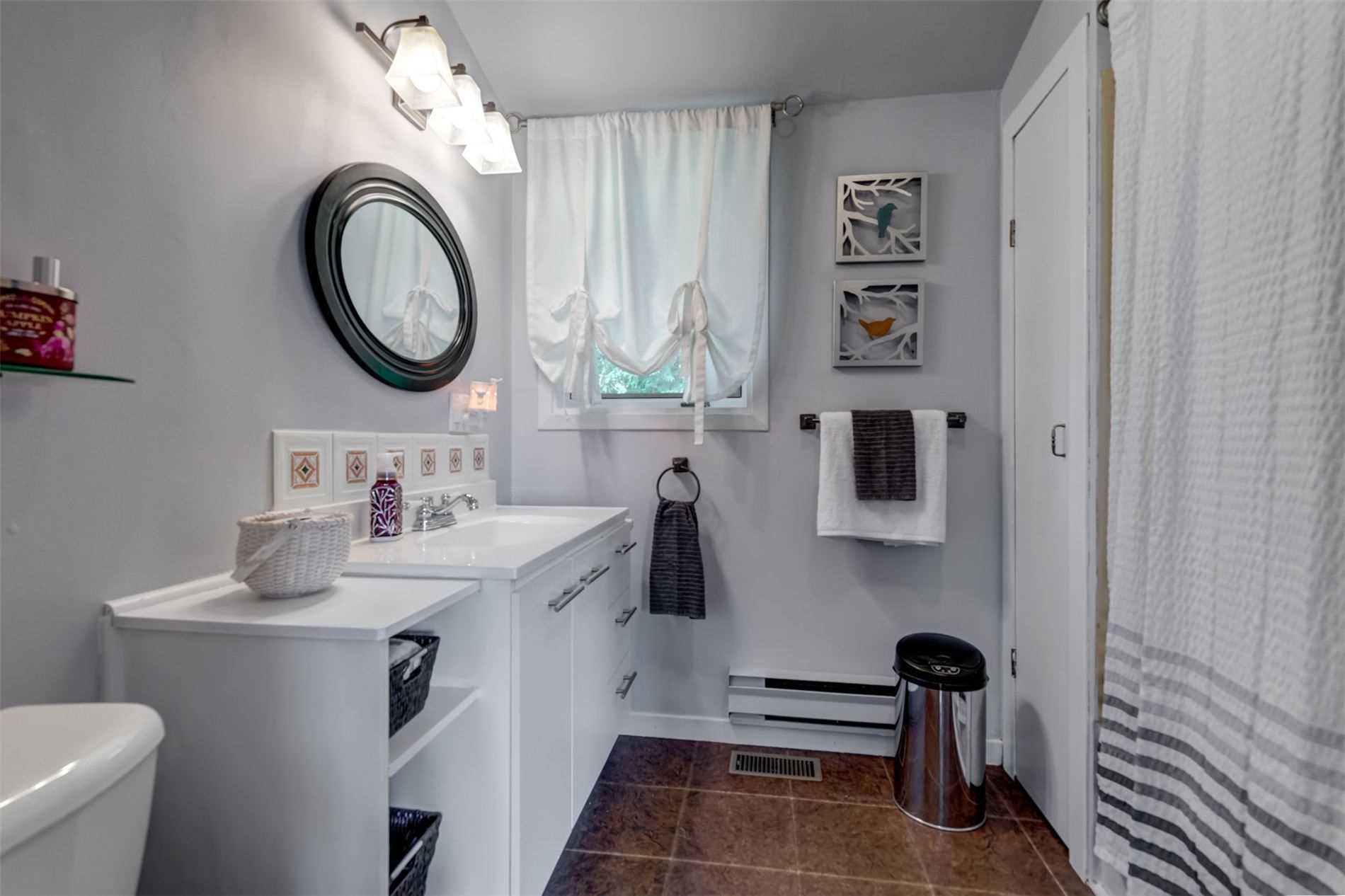 25 Lakeview Cottage Rd