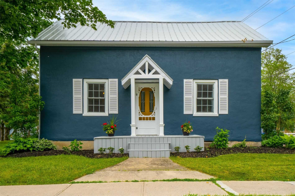 55 York St, Prince Edward County