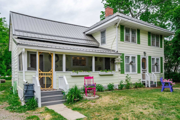 2736 Chalmers Ave, Smith-Ennismore-Lakefield