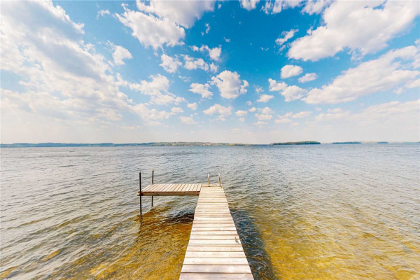 8018 Taits Beach Rd, Hamilton Township