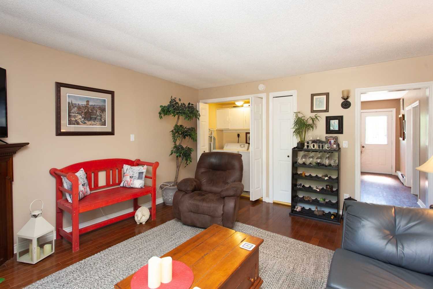 80 Helen St