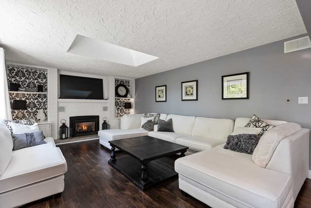 355 Edgehill Dr