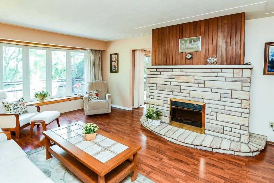 230 Lloyminn Ave