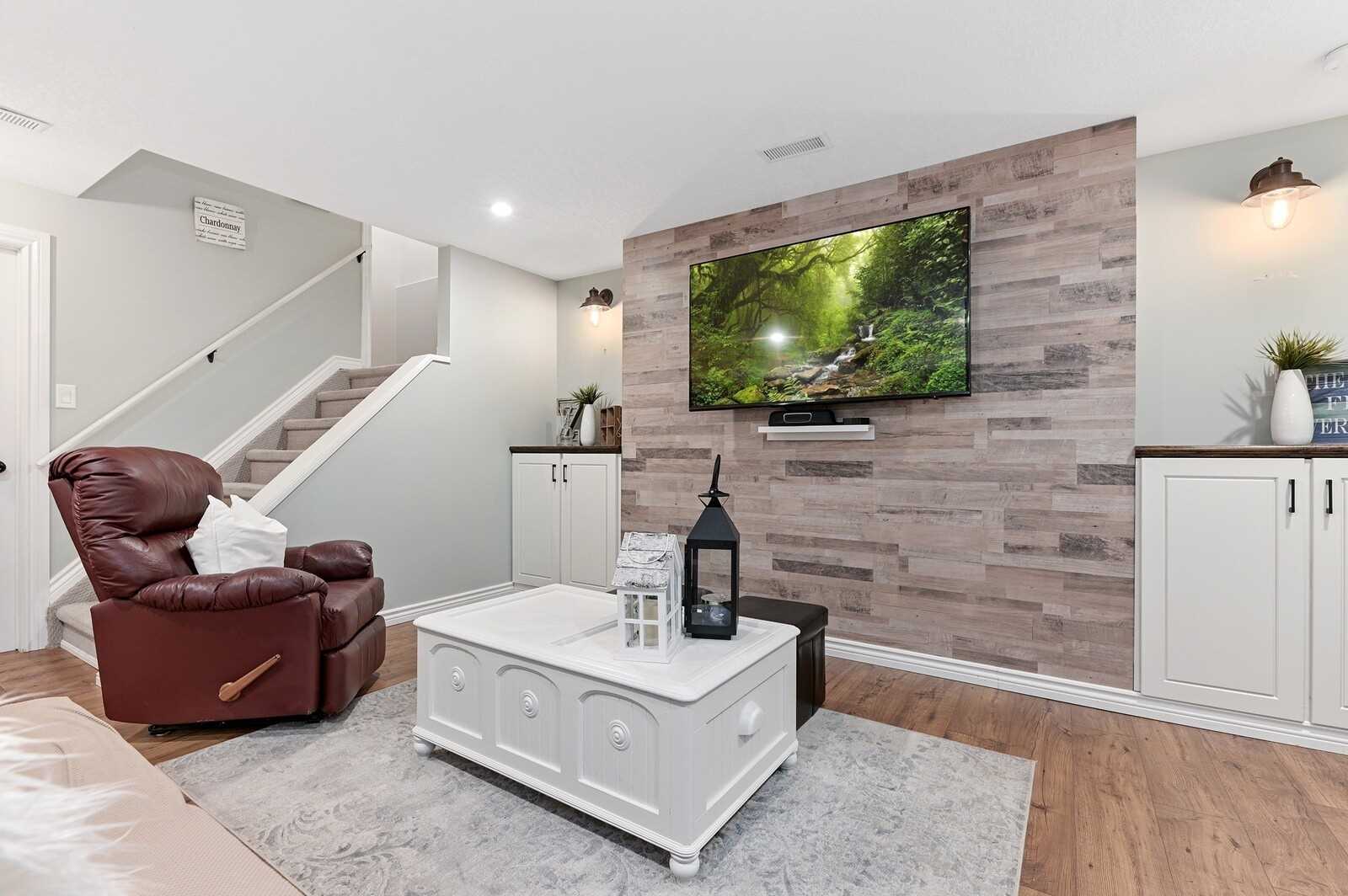 28 Udell Way