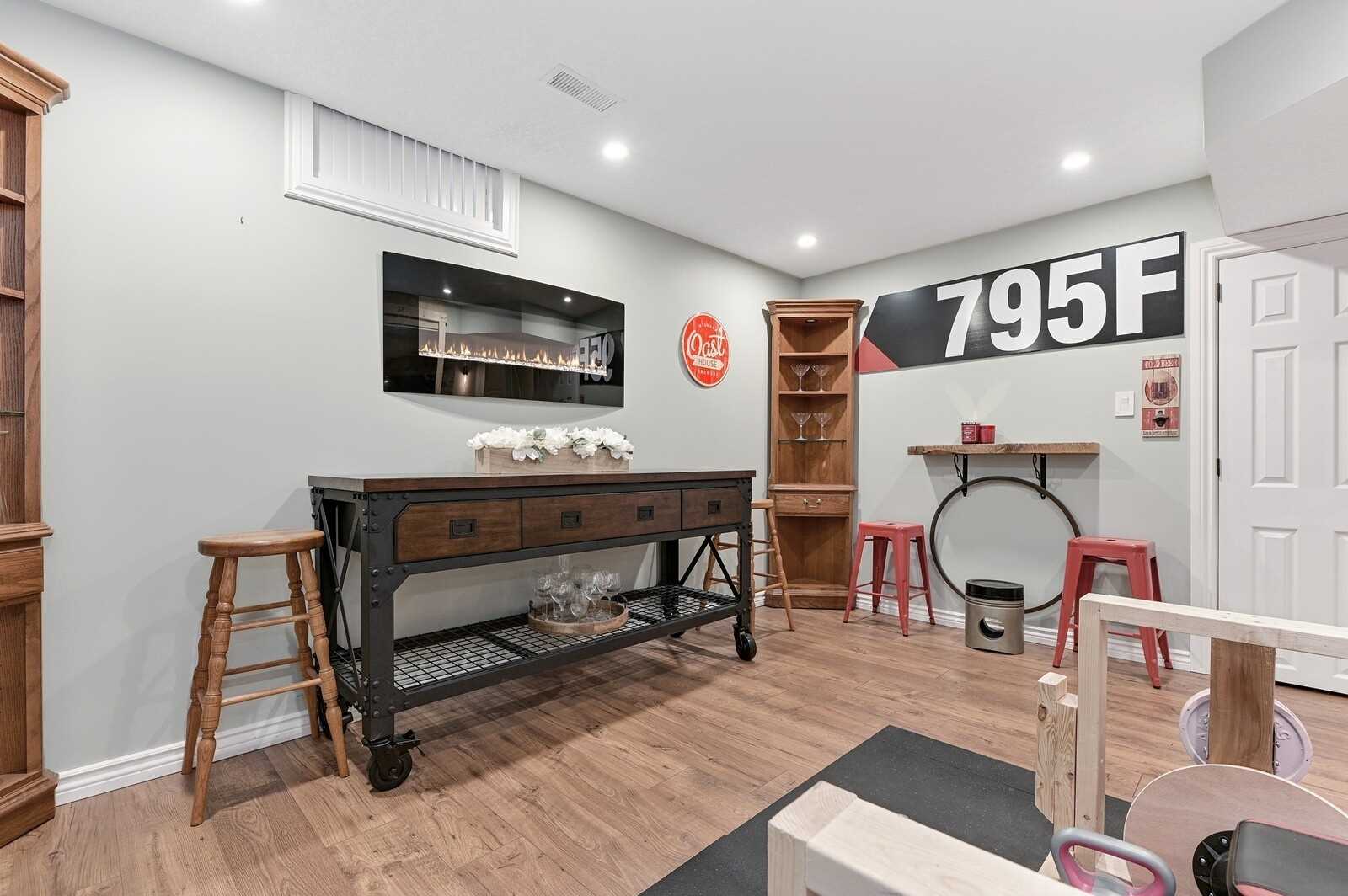 28 Udell Way