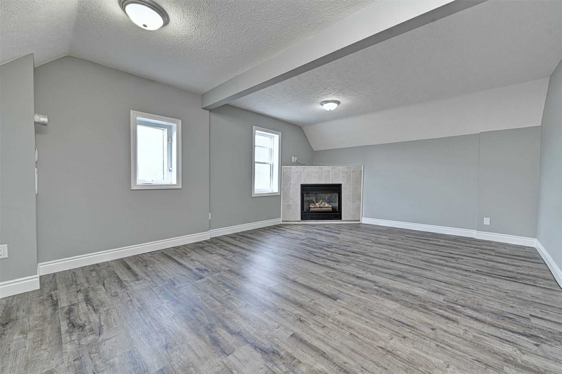 18 Elgin St