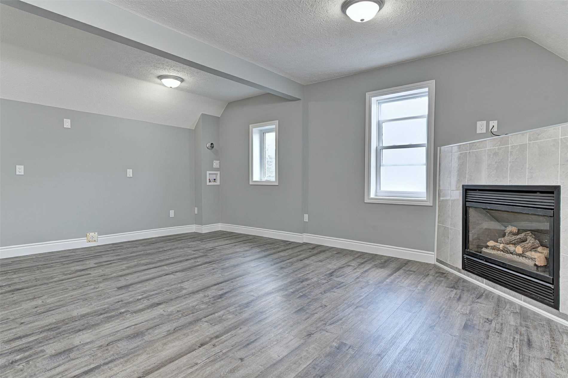 18 Elgin St